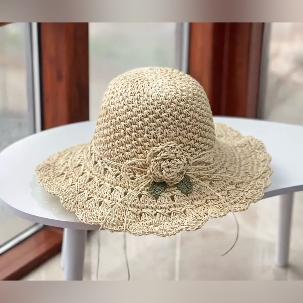 Cream Wide-Brimmed Sun Hat with Intricate Weave